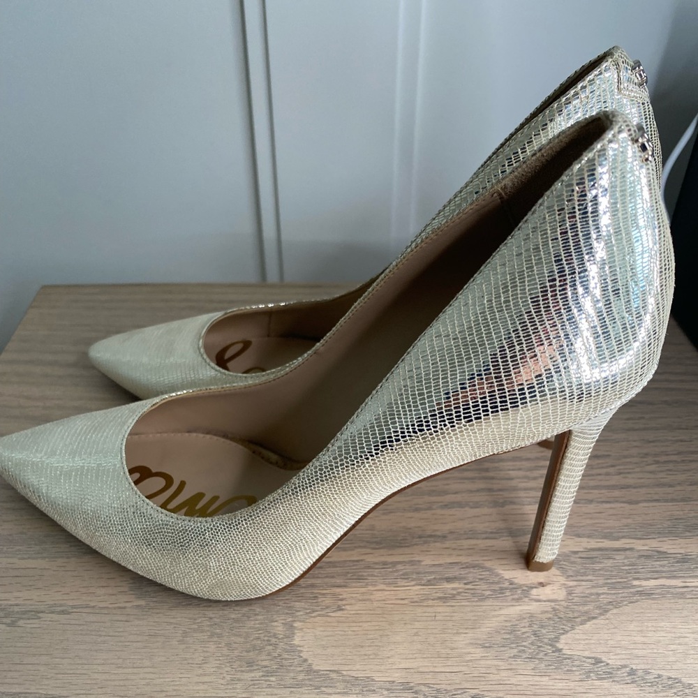 7.5 Metallic Heels